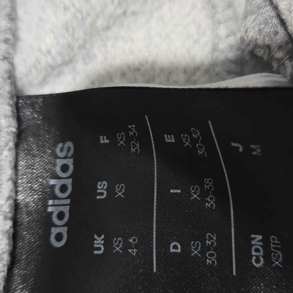 Adidas jogger - Picture 3 of 6